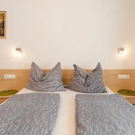 Enzi Apartment *